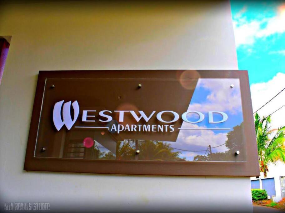 Modern And Cosy Condo: Westwood Apartments Flic en Flac Exterior photo